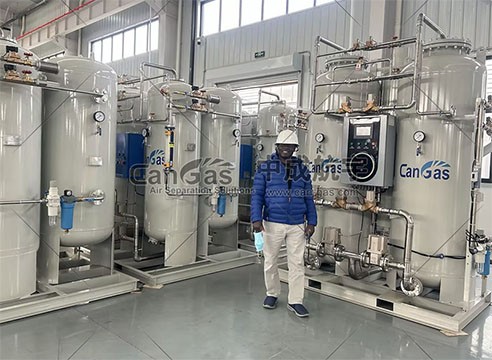 東非客戶來(lái)訪中成航宇研發(fā)基地